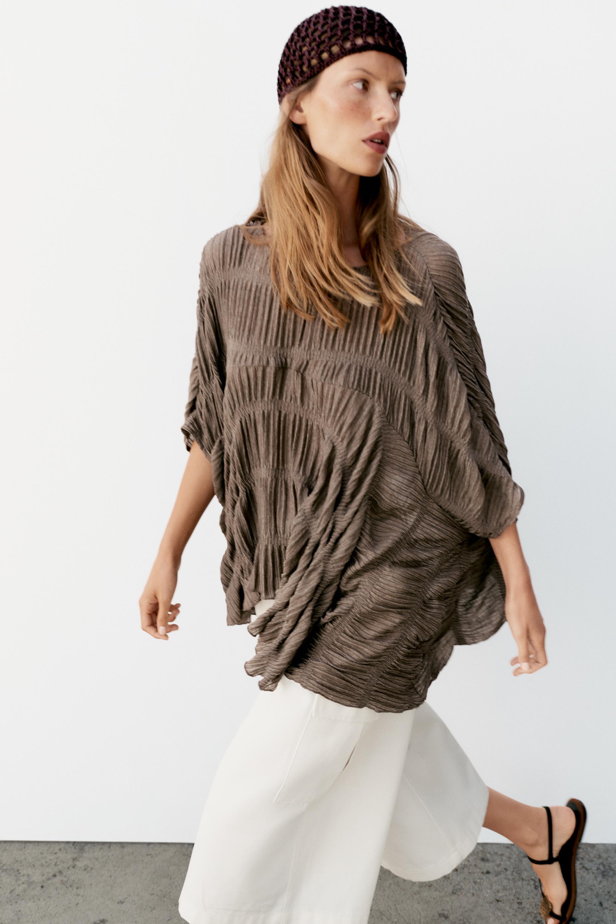 TEXTURED CAPE TOP